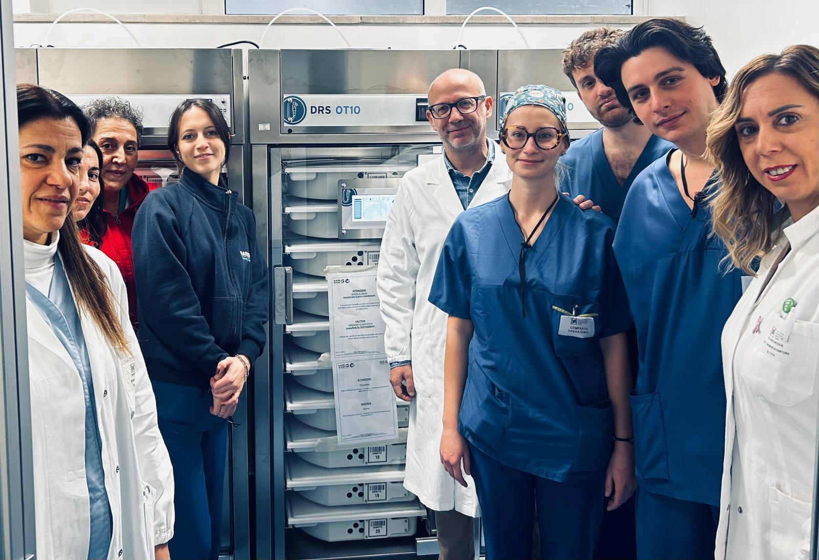 Foto endoscopia digestiva team e armadi donati dalla Carit 4071